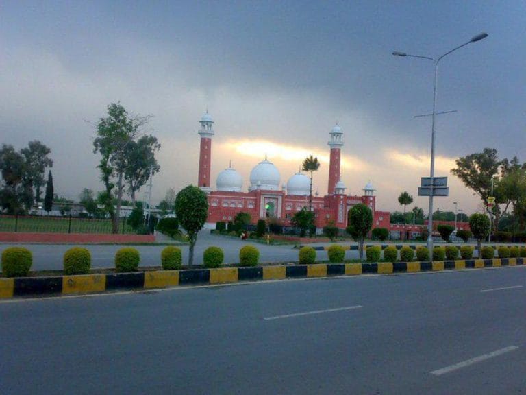 Main-Jamia-Masjid-Wah-Cantt